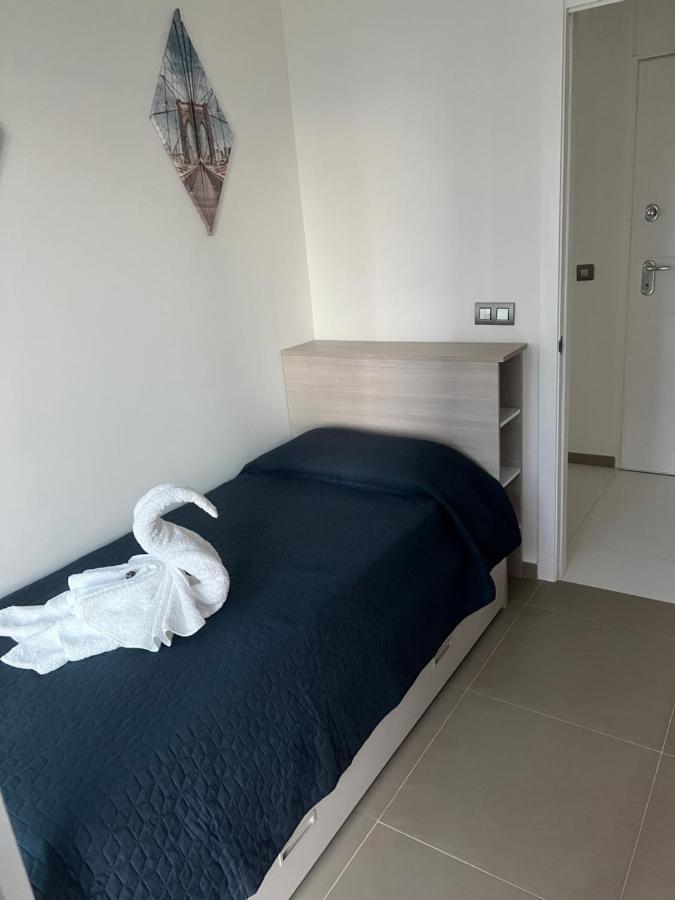 Intempo Celia-Apartment At Famous Intempo Building 貝尼多姆 外观 照片